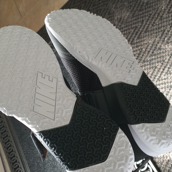 NEW Nike Men’s Shoes Size 11 - Picture 3 of 4